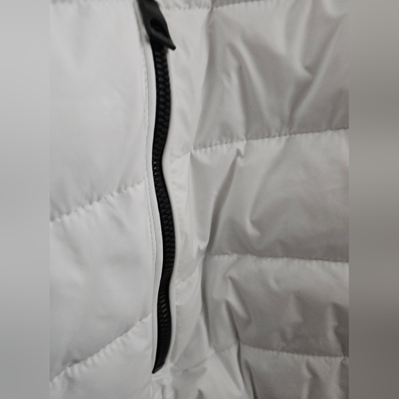 Men's GUESS White Puffer Quilted Jacket Hooded Red Trim XL - Picture 7 of 12